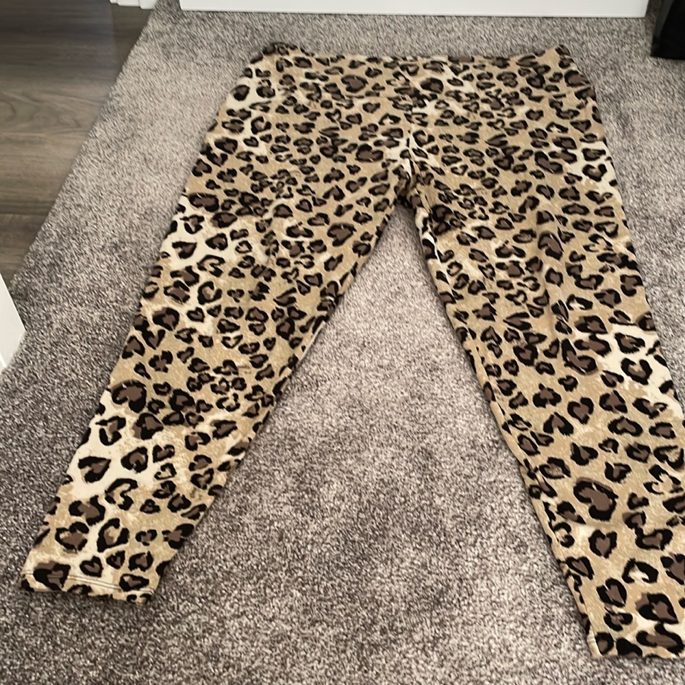 Feathers size 3X cheetah pants, 92% polyester, 8% spandex